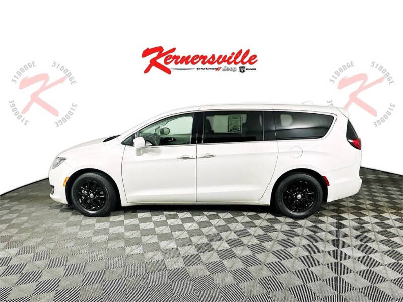 2020 Chrysler Pacifica Touring