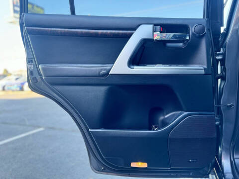 2013 Toyota Land Cruiser