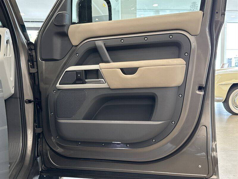 2022 Land Rover Defender 110 XS Edition