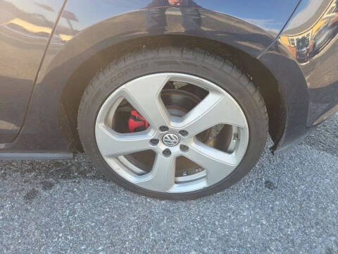 2017 Volkswagen Golf GTI S