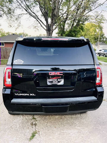 2017 GMC Yukon XL SLT