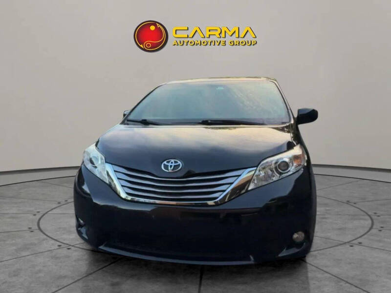 2017 Toyota Sienna XLE Premium 8-Passenger