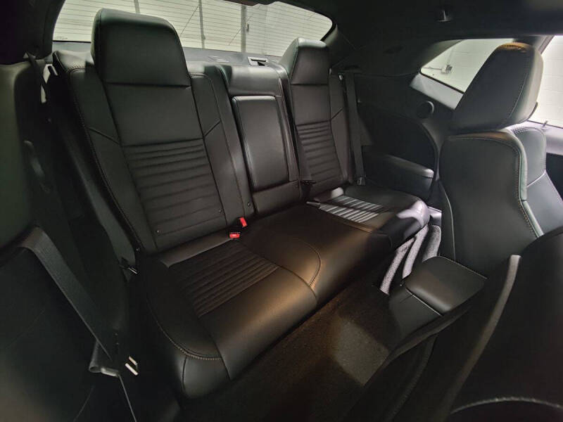 2015 Dodge Challenger R/T Plus Shaker