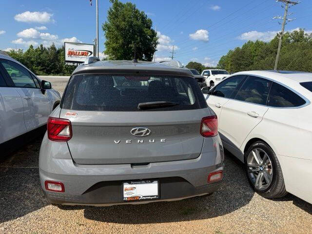 Gray 2023 Hyundai VENUE SEL SEL 4dr Crossover 2