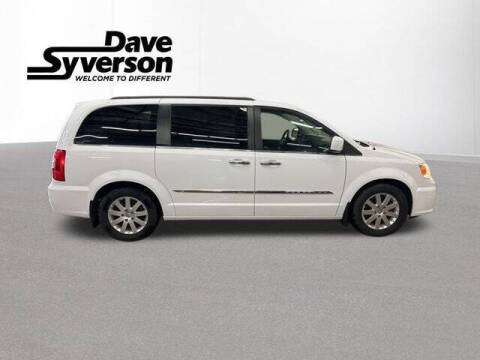 2016 Chrysler Town and Country Touring