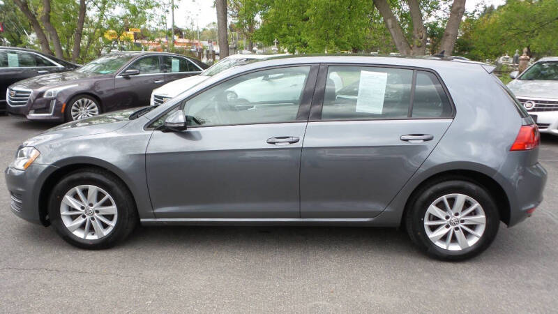 2017 Volkswagen Golf TSI S
