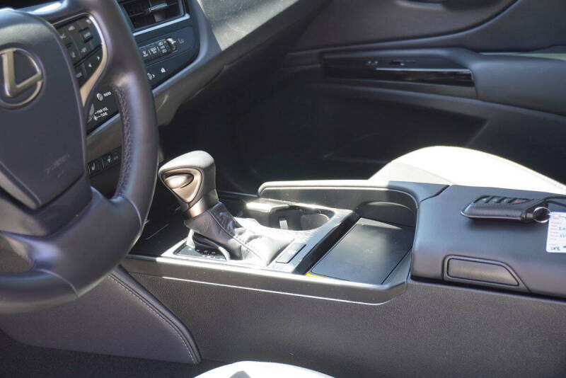 2025 Lexus ES 350