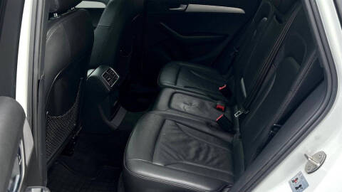 2012 Audi Q5 3.2 quattro Premium Plus