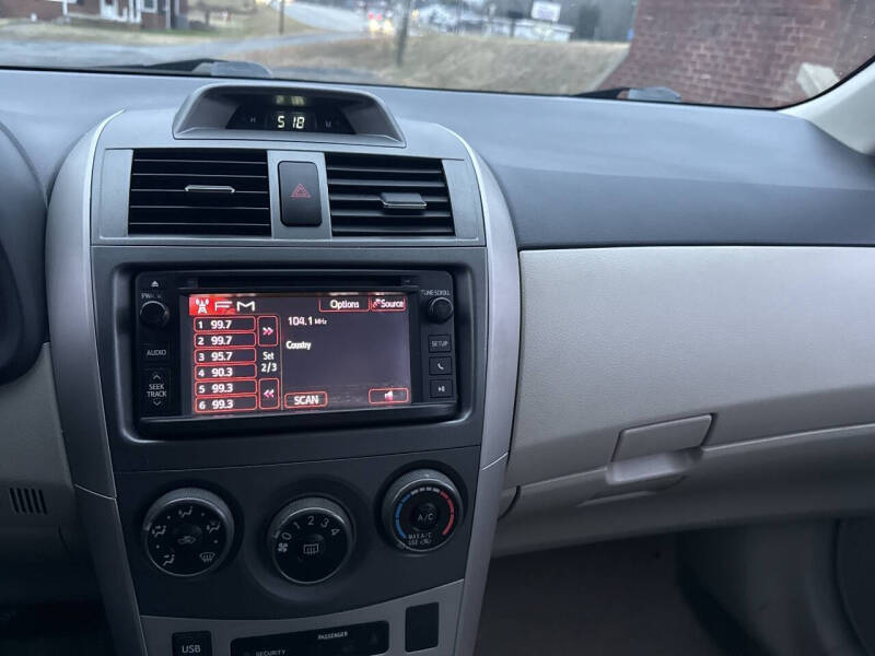 2013 Toyota Corolla LE