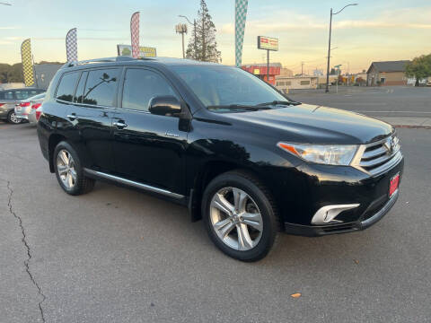 2013 Toyota Highlander for sale at Sinaloa Auto Sales in Salem OR