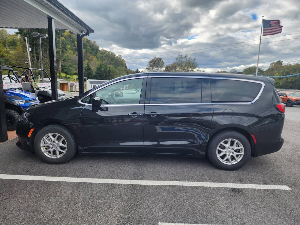 2022 Chrysler Voyager for sale at Auto Energy in Lebanon, VA