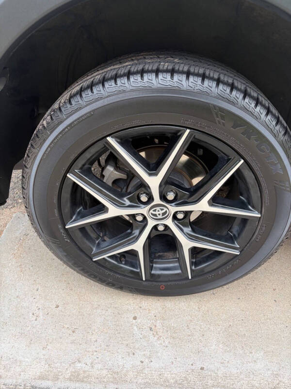 2017 Toyota RAV4 SE