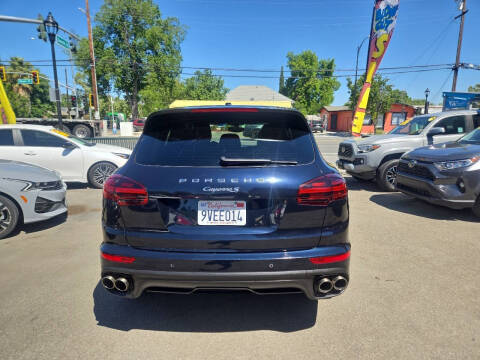 2017 Porsche Cayenne S