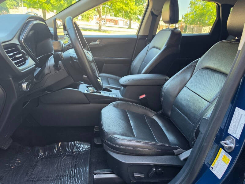 2020 Ford Escape Titanium