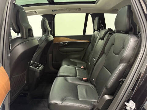 2021 Volvo XC90 T5 Momentum