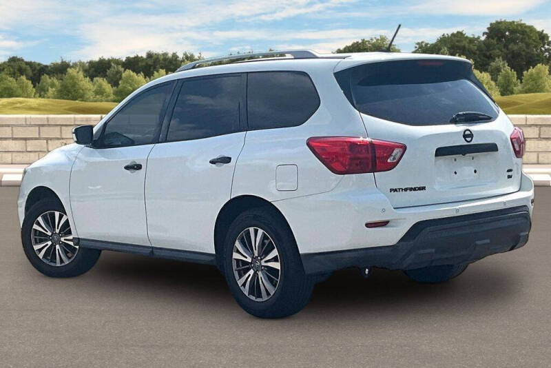 2018 Nissan Pathfinder SV