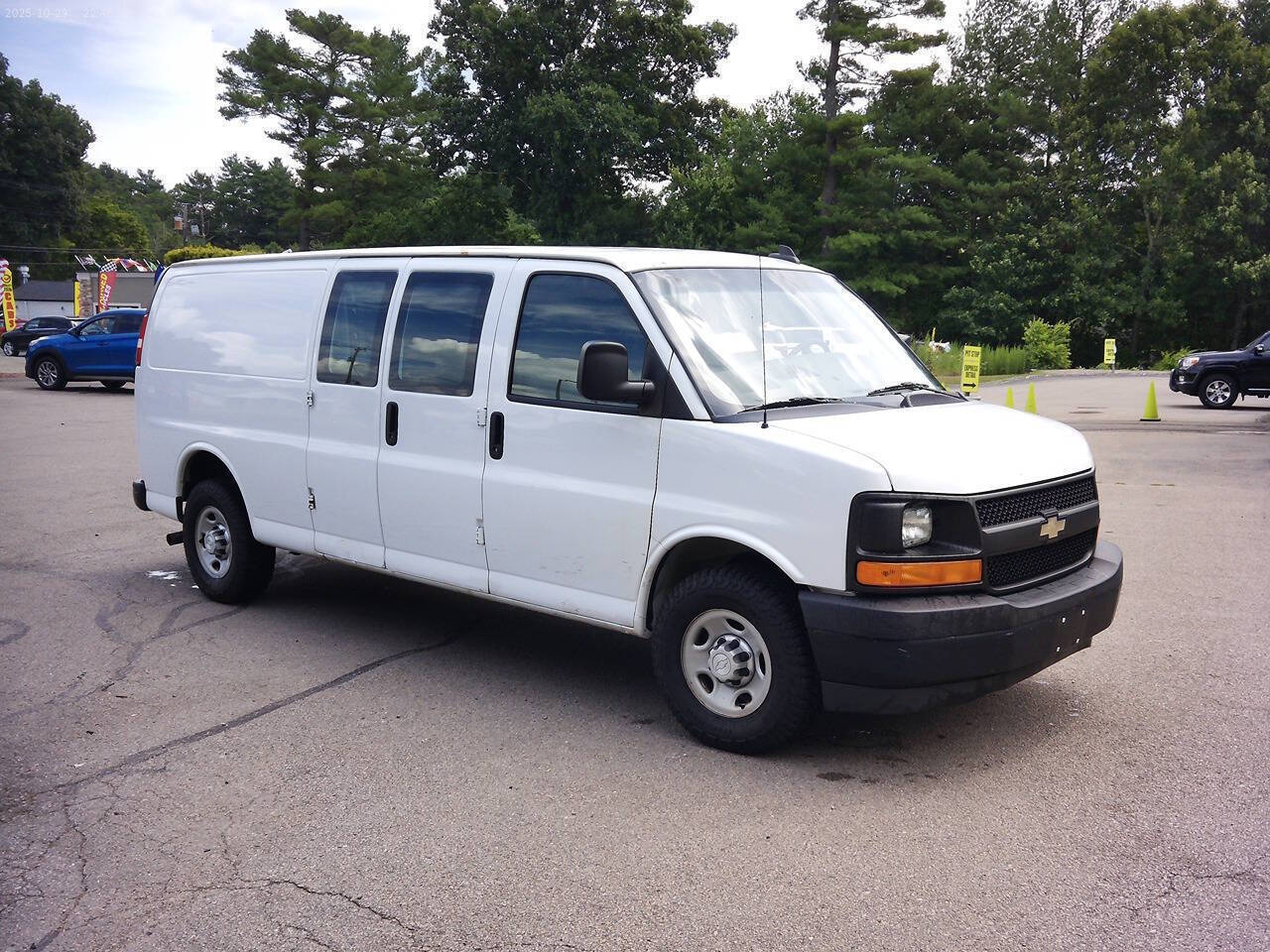 View vehicle photo 2