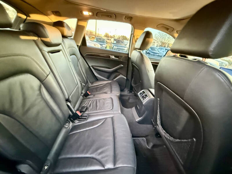 2011 Audi Q5 2.0T quattro Premium Plus