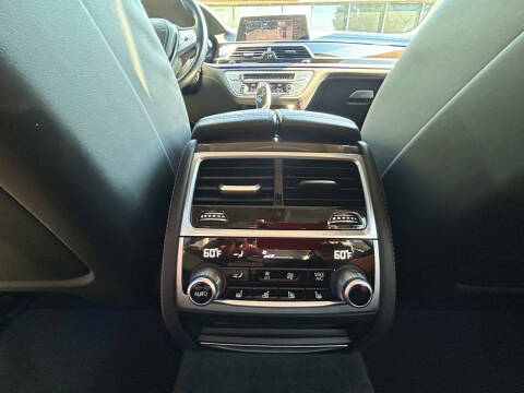 2022 BMW 7 Series 740i