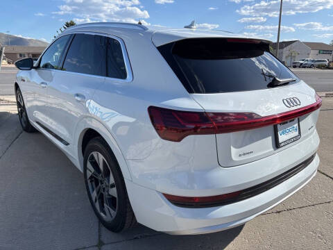 2021 Audi e-tron quattro Premium