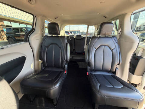 2023 Chrysler Pacifica Touring L