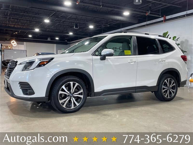 White 2023 Subaru Forester Limited AWD Limited 4dr Crossover 1