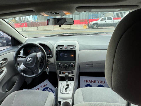 2011 Toyota Corolla LE