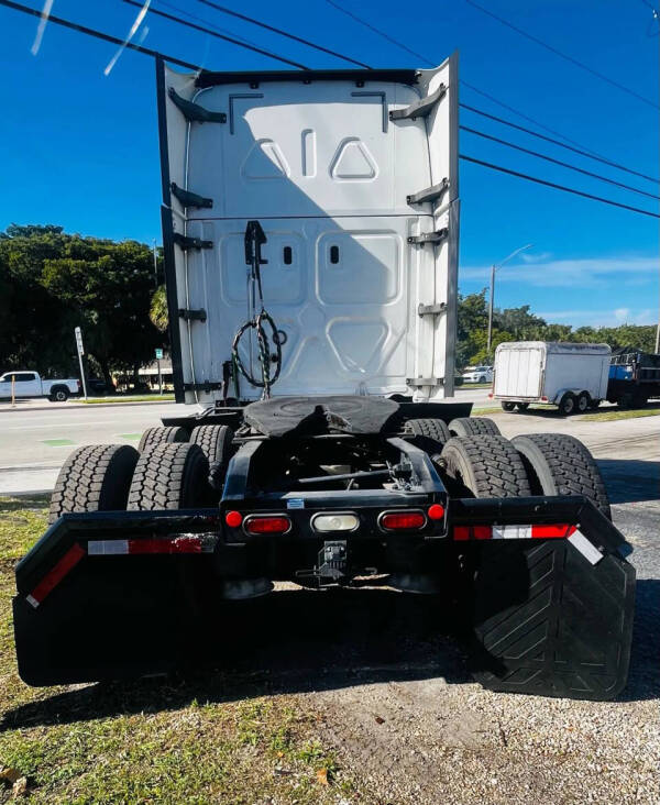 2020 Freightliner Cascadia