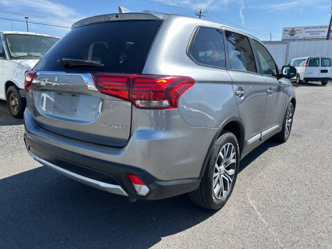 2017 Mitsubishi Outlander SE