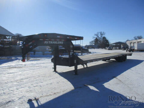 2023 PJ Trailer LD Gooseneck LDQ44A2BSSK-DON1- for sale at Rondo Truck & Trailer in Sycamore IL