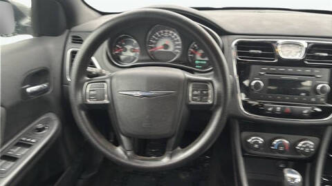 2012 Chrysler 200 LX