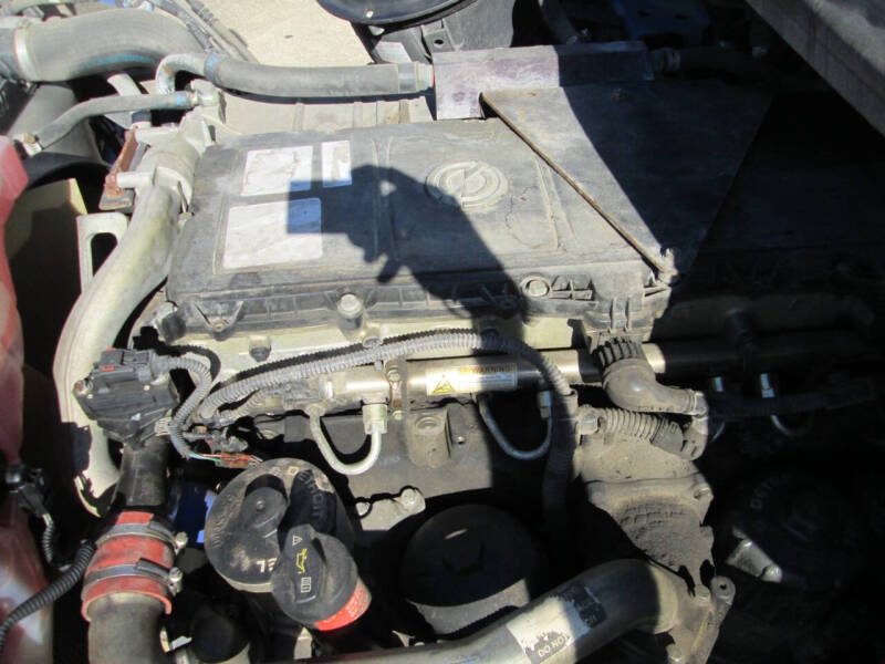 2011 Freightliner Business class M2