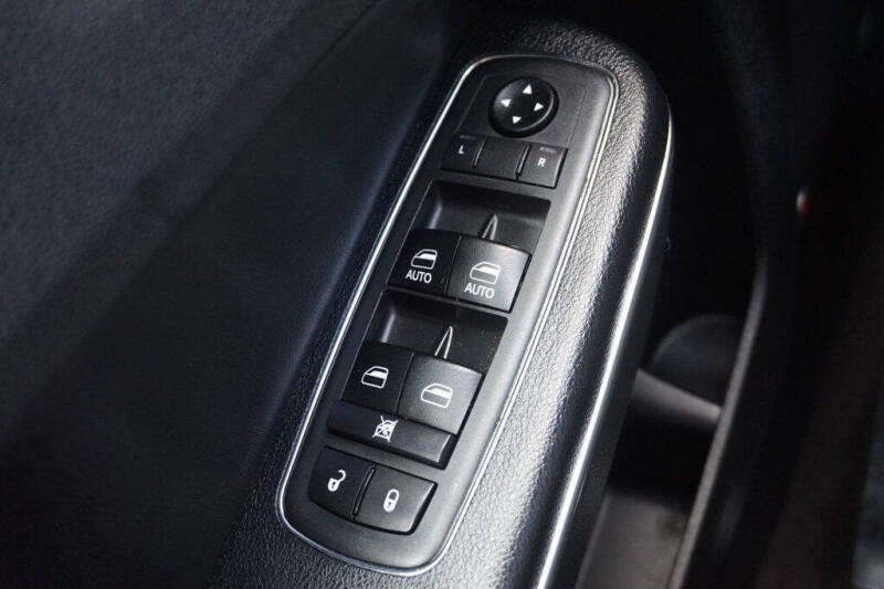 2018 Chrysler 300 S