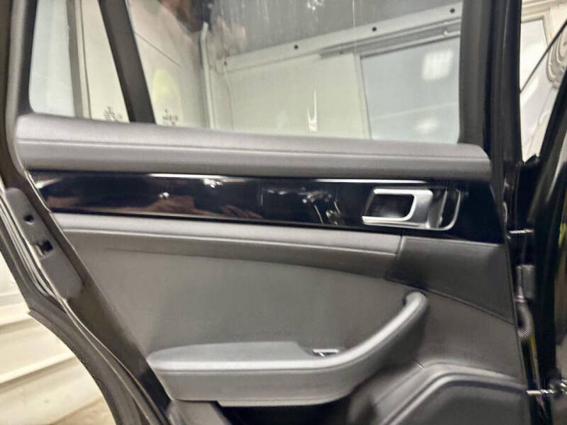2018 Porsche Panamera 4