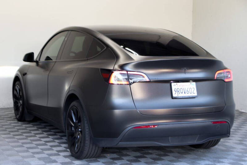 2025 Tesla Model Y Long Range