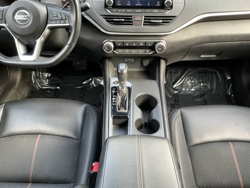 2022 Nissan Altima 2.0 SR