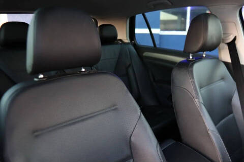 2017 Volkswagen Golf TSI Wolfsburg Edition