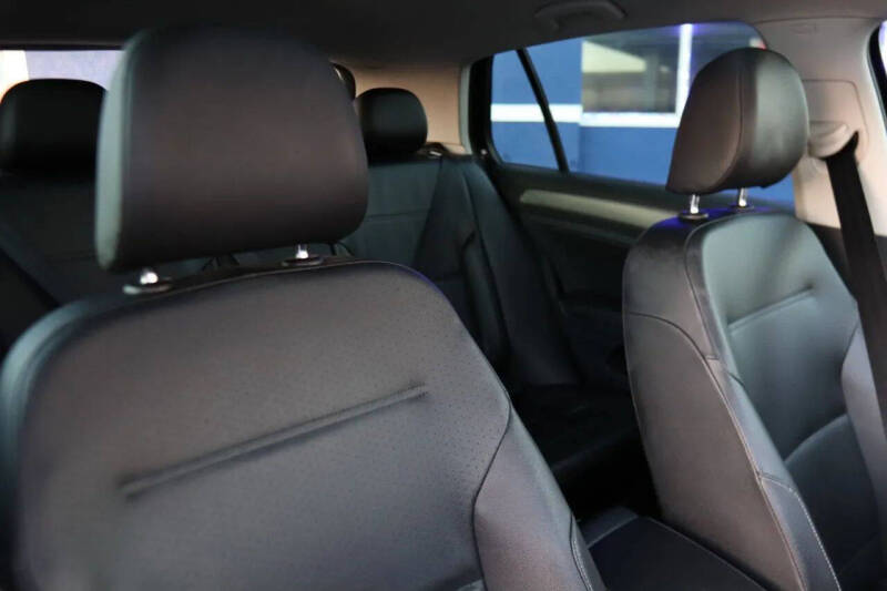 2017 Volkswagen Golf TSI Wolfsburg Edition