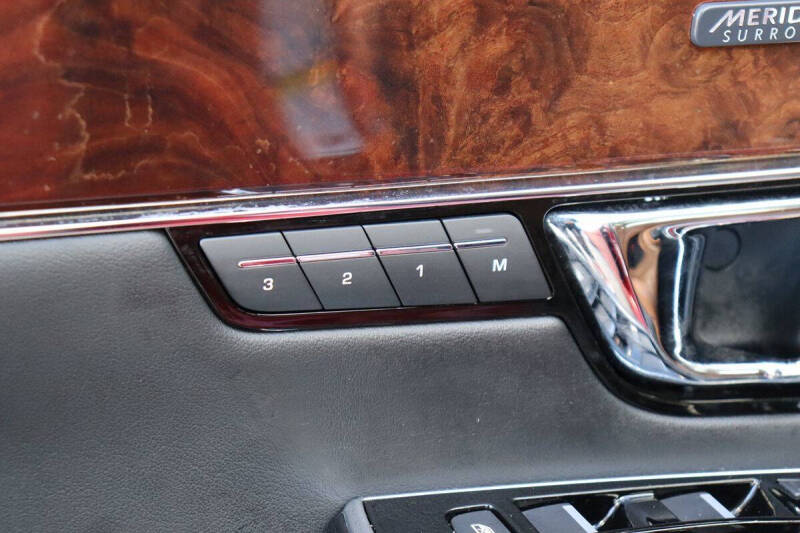 2016 Jaguar XJ R-Sport