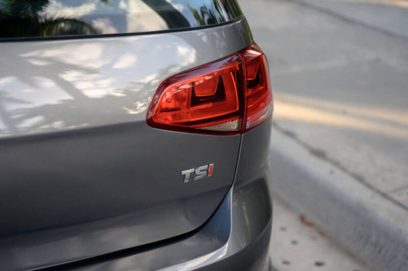 2017 Volkswagen Golf TSI S