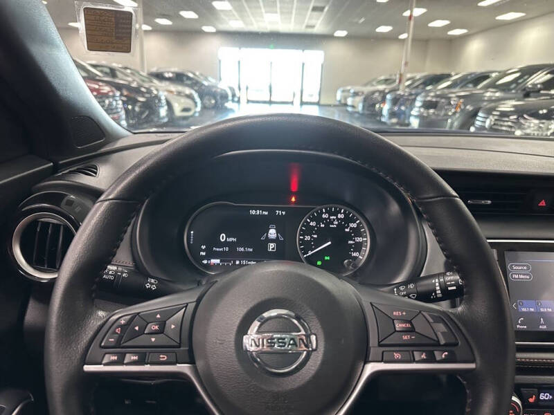 2020 Nissan Kicks SR