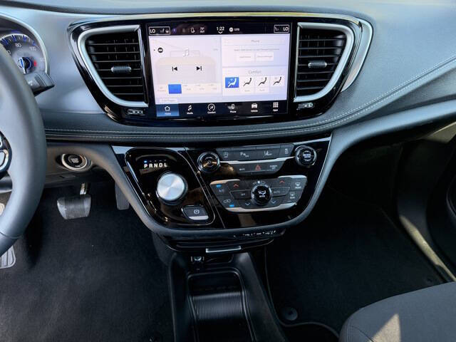 2023 Chrysler Pacifica Touring