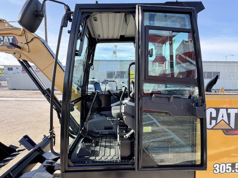 2025 Caterpillar 305.5 E2 CR