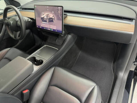2025 Tesla Model Y Long Range