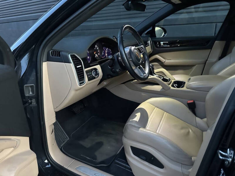 2023 Porsche Cayenne