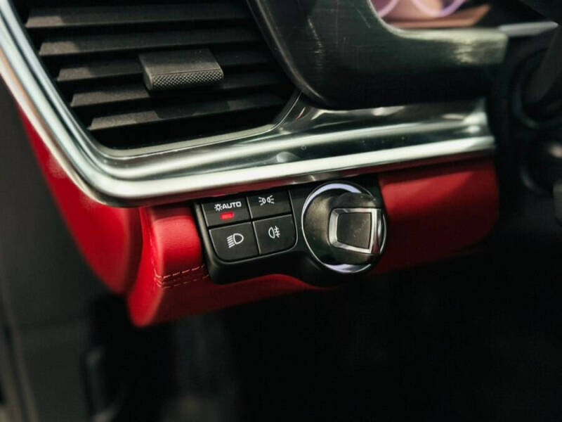 2022 Porsche Panamera 4 Platinum Edition