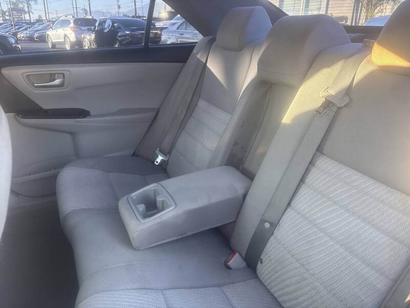 2015 Toyota Camry SE