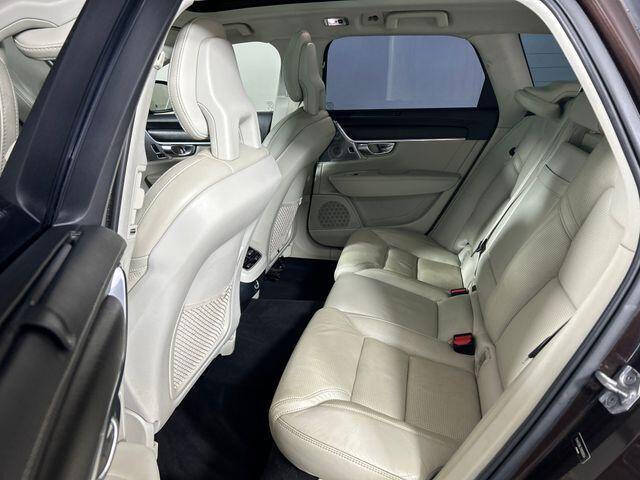 2017 Volvo V90 Cross Country T6