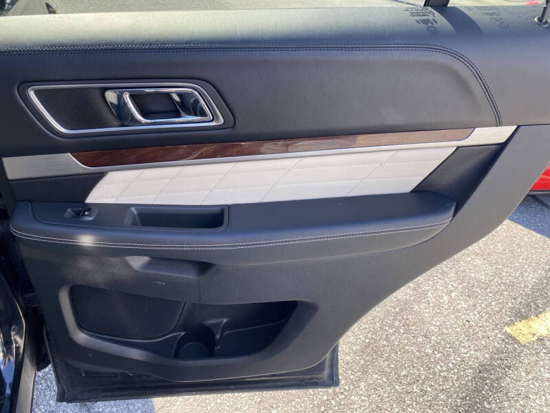 2017 Ford Explorer Platinum