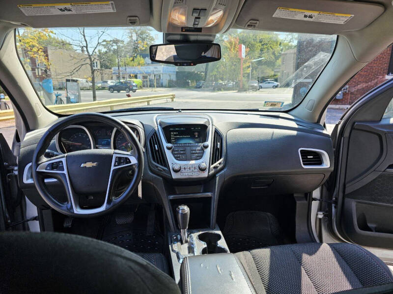 2017 Chevrolet Equinox LT photo 8